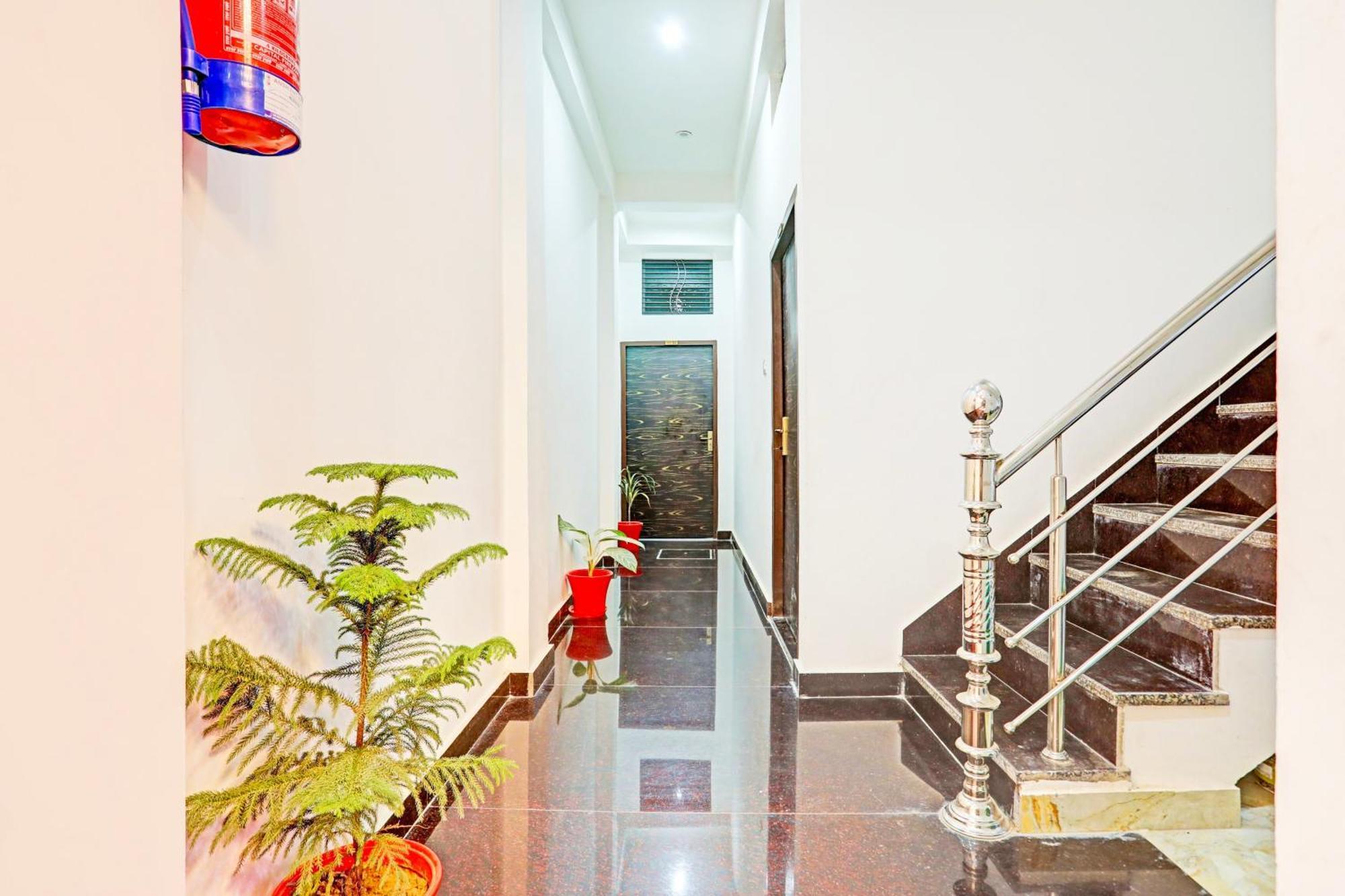 Hotel O The Maruti Paying Guest House Varanasi Luaran gambar